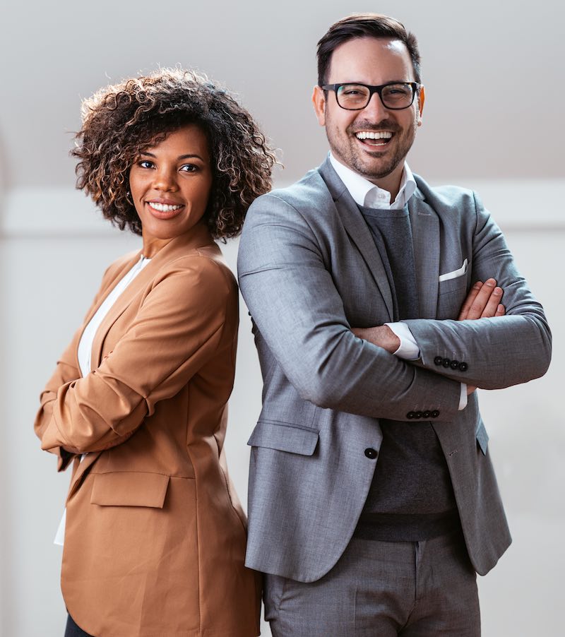 apprenants prenant contact pour partager un projet de formation en précisant je suis, l'objectif, la langue et le lieu